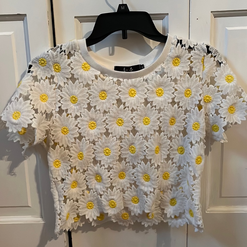 Flower cropped shirt